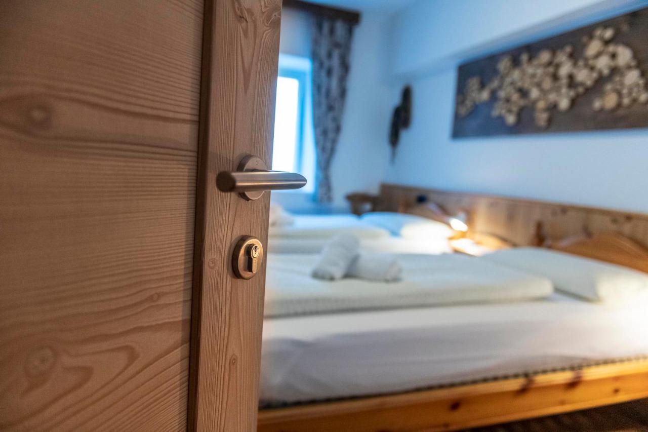 Appartamenti Residence La Roggia Pozza di Fassa Eksteriør bilde